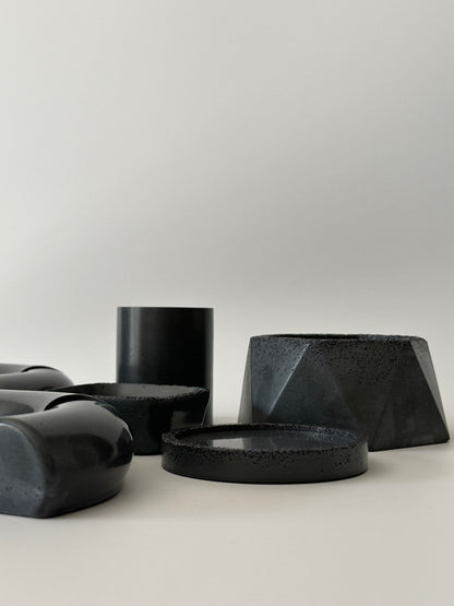 black hexagon pot